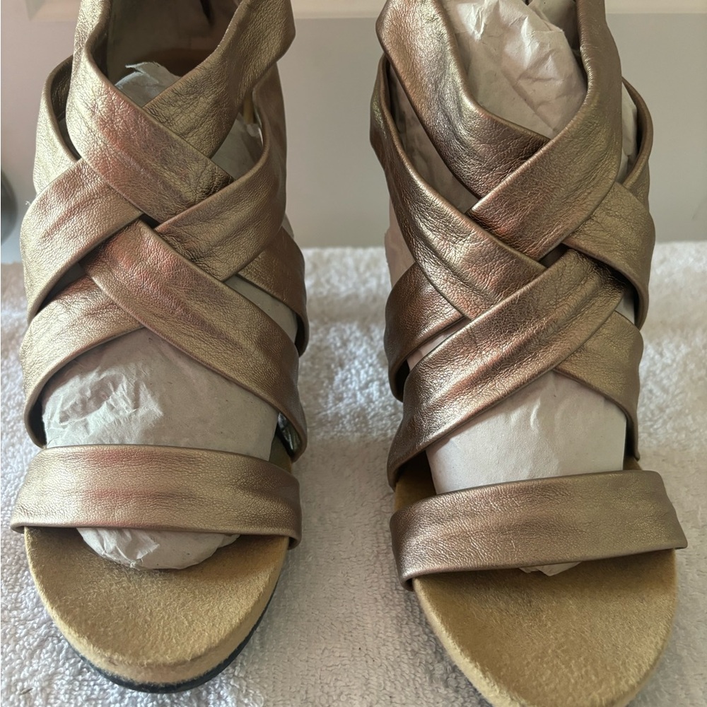 Elegant Gold Strappy Women's Sandals